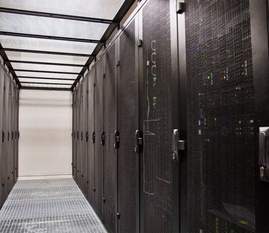 Jak si stojí levné VPS vůči nákladnému pořizování vlastního serveru?